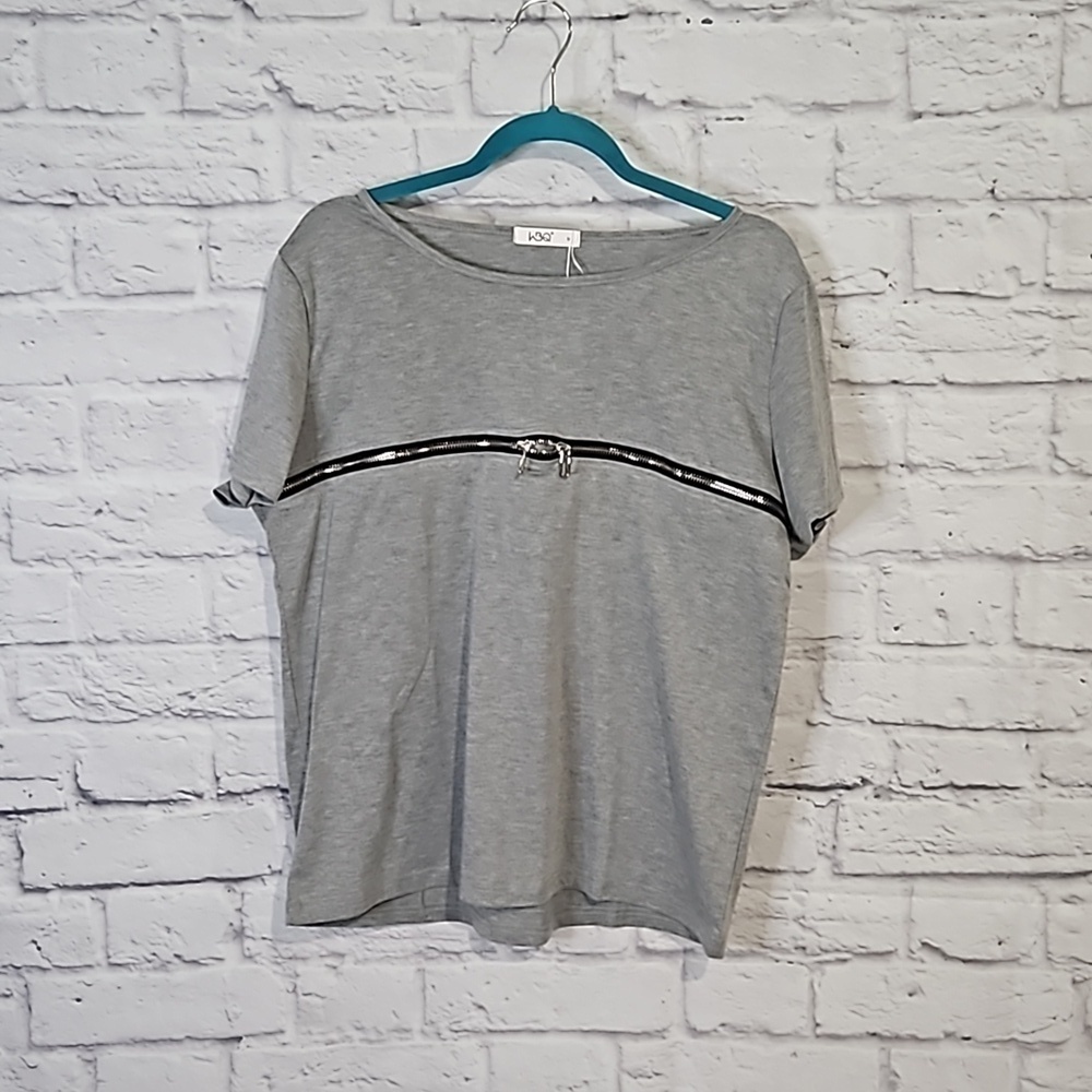 Zipper chest open edgy tee